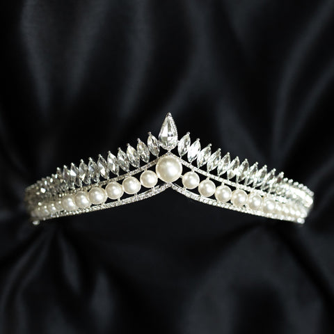 Cesca's Tiara in White